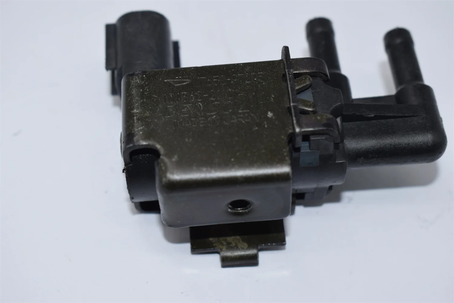 Vapor Canister Purge Valve Solenoid 17650-97205 101362-2110 1013622110