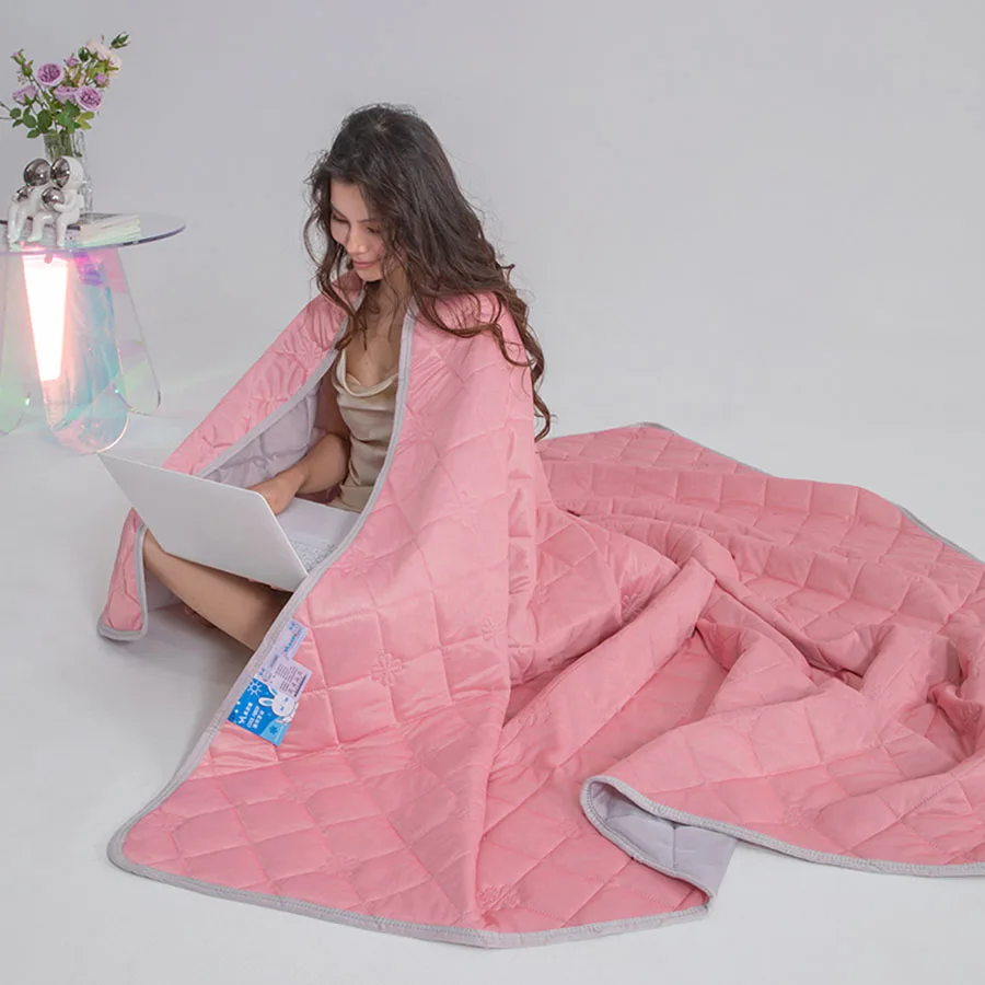 Super-Soft Summer Cooling Blanket- Lightweight, Breathable ,Easy Care Cooling Blanket For Hot Sleepers Cooling Pillows,220x240cm