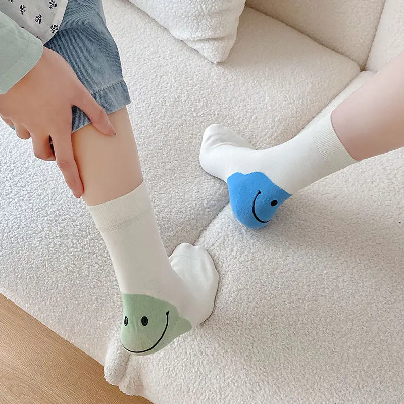 Sock Women Good-looking Heel Dot Glue Big Smiley Print Midtube Summer Thin Ins Design Preppy Sports Mid-tube Comfortable Socks