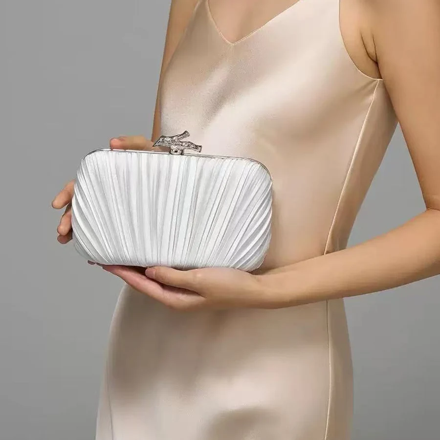

Fashion Silk Evening Bag Women Elegant Banquet Clutch Pearl Chain Shoulder Bags Luxury Purse Female Wedding Party Handbags Bolsa