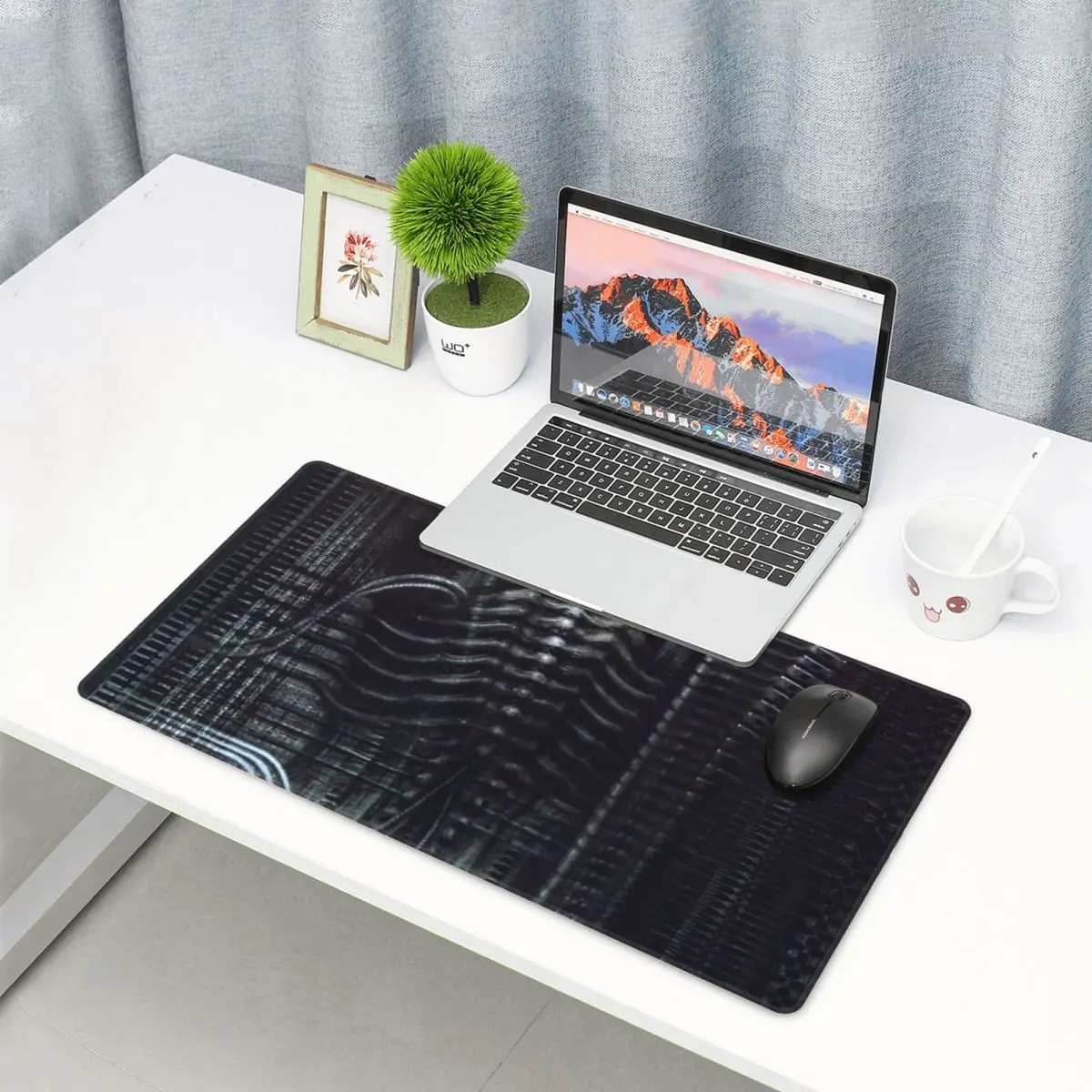 

Большой коврик для мыши New York City Vi Torso H R Giger, коврик для геймеров, для ПК и ноутбуков, аксессуары для клавиатуры, настольный коврик