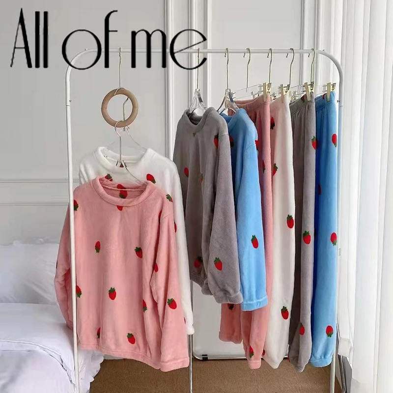 Women's Winter Soft Comfortable Velvet Jacquard Warm Sleepwear Cute Strawberry Pajama Sets Female Thermal Nightwear Loungewear