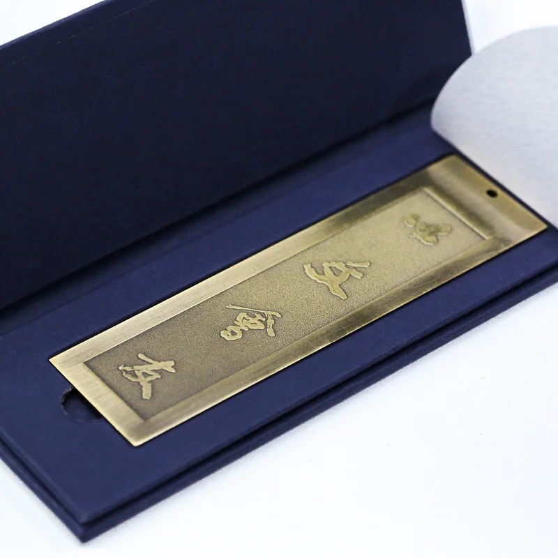 قرطاسية مسطرة معدنية للوازم المكتبية والمدرسية - أداة أساسية للطلاب والمحترفين