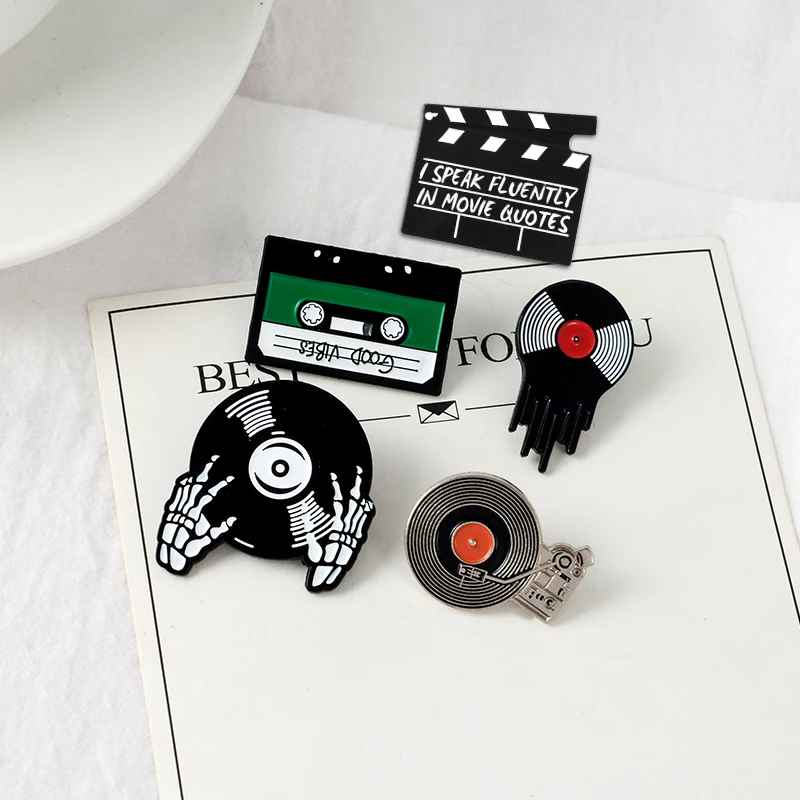 Pin esmaltado, cinta de buenas vibraciones, DJ, tocadiscos de vinilo, insignia, broche, Pin de solapa, camisa vaquera, joyería gótica fresca, regalo, amantes de la música Punk