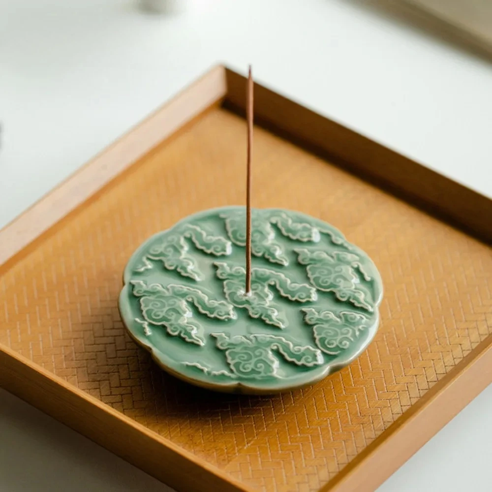 Retro Yue Kiln Celadon Incense Seat Relief Auspicious Cloud Aromatherapy Furnace Holder Household Ceramic Home Decoration Crafts