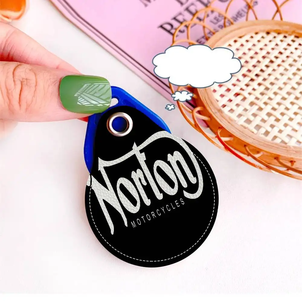 N-NORTONS دراجة نارية شعار المرأة البسيطة بولي Leather حافظة جلدية المفاتيح الوصول حافظة للبطاقات مفتاح علامة حلقة شارة صغيرة حلقة رئيسية قفل الباب العلامات