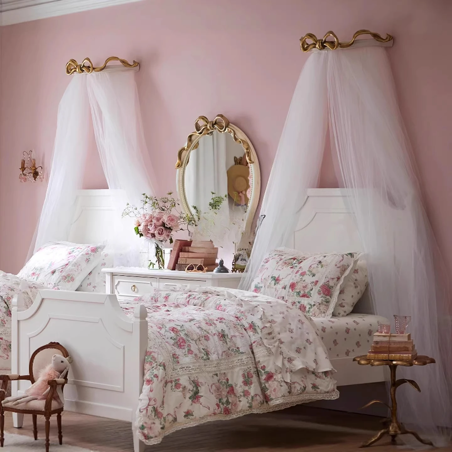European-style bed mantle shelf French solid wood carving bow gauze mantle frame Children's princess room decoration bedside cur