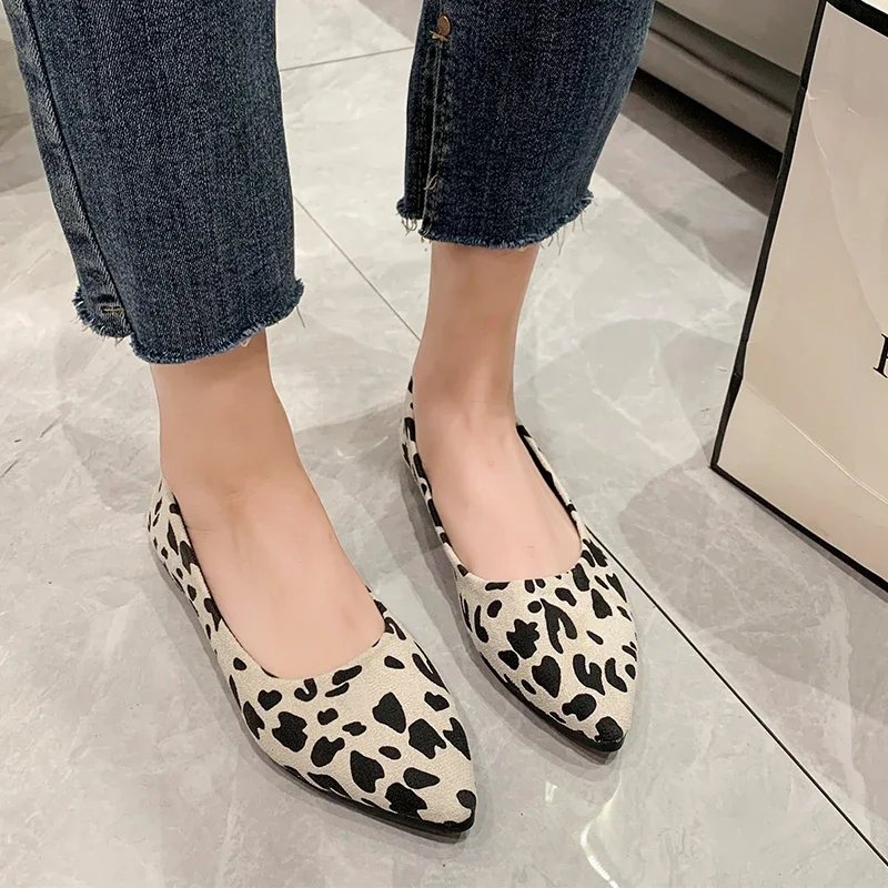 

2024 Autumn New Women's Fashion Pointed Toe Shoes Solid Color Casual Comfortable Leopard Print Flat Shoes Leopard Ballet Shoes