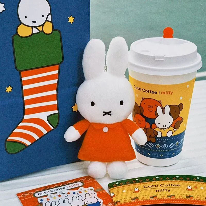 귀여운 Miffy 봉제 인형 도파민 만화 인형 장난감 애니메이션 배낭 액세서리 귀여운 매력적인 펜던트 Kawaii 키 체인 소녀 선물