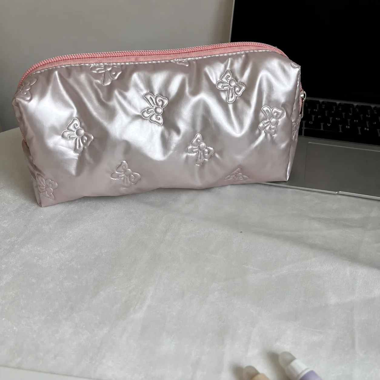 Bow Heart Silver Clutch Cosmetic Handbag Makeup Bag Portable Women Toiletries Skincare Storage Bag Organizer Pouch Case for Girl