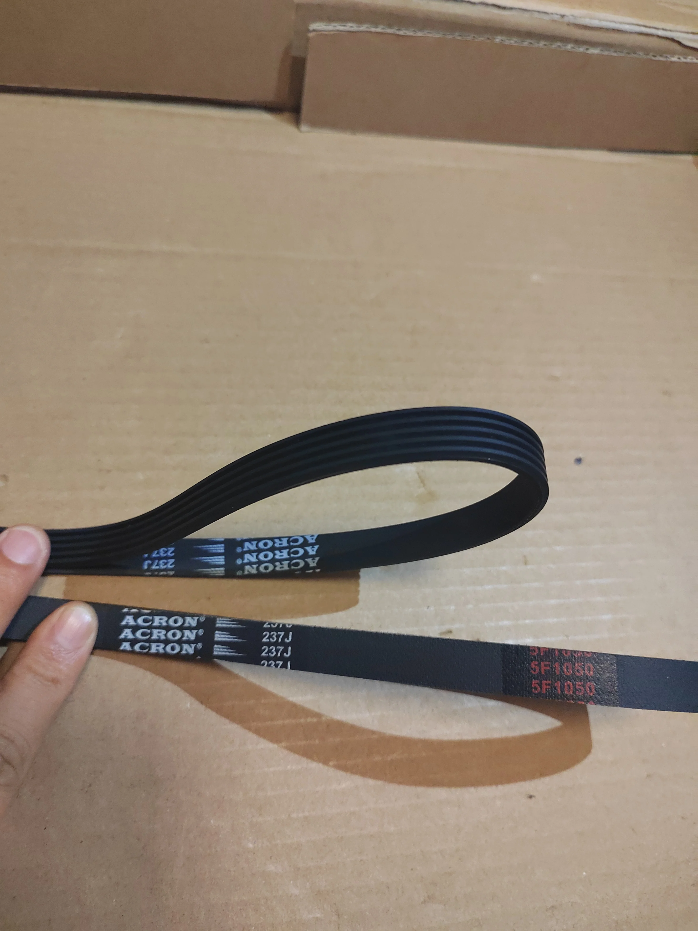 1 قطعة حزام مطاطي متعدد الأضلاع 237J-PJ602 حزام ناقل الحركة حزام متعدد الأخدود 2 3 4 5 6 7 8 9 10 أضلاع