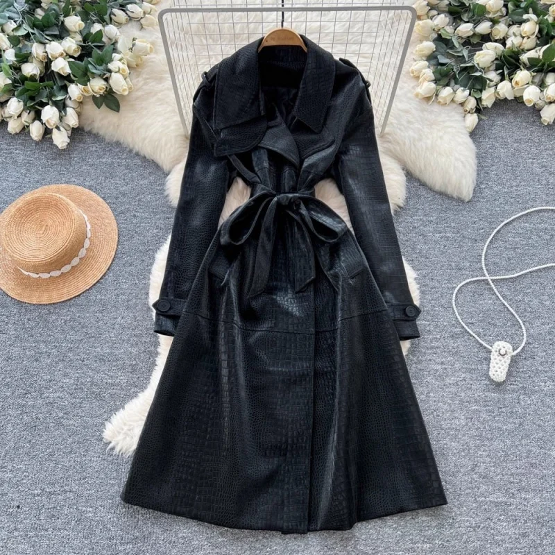 

High End Fashion Trench Coat For Women In Autumn And Winter 2025 Trendy Straps Mid Length Leather Jacket Dress w1074