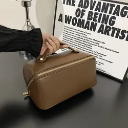 Bolsa de maquiagem portátil portátil para mulheres, grande capacidade, bolsa cosmética, couro, avançada, portátil, viagem, estojo cosmético, ao ar livre, moda, 2023