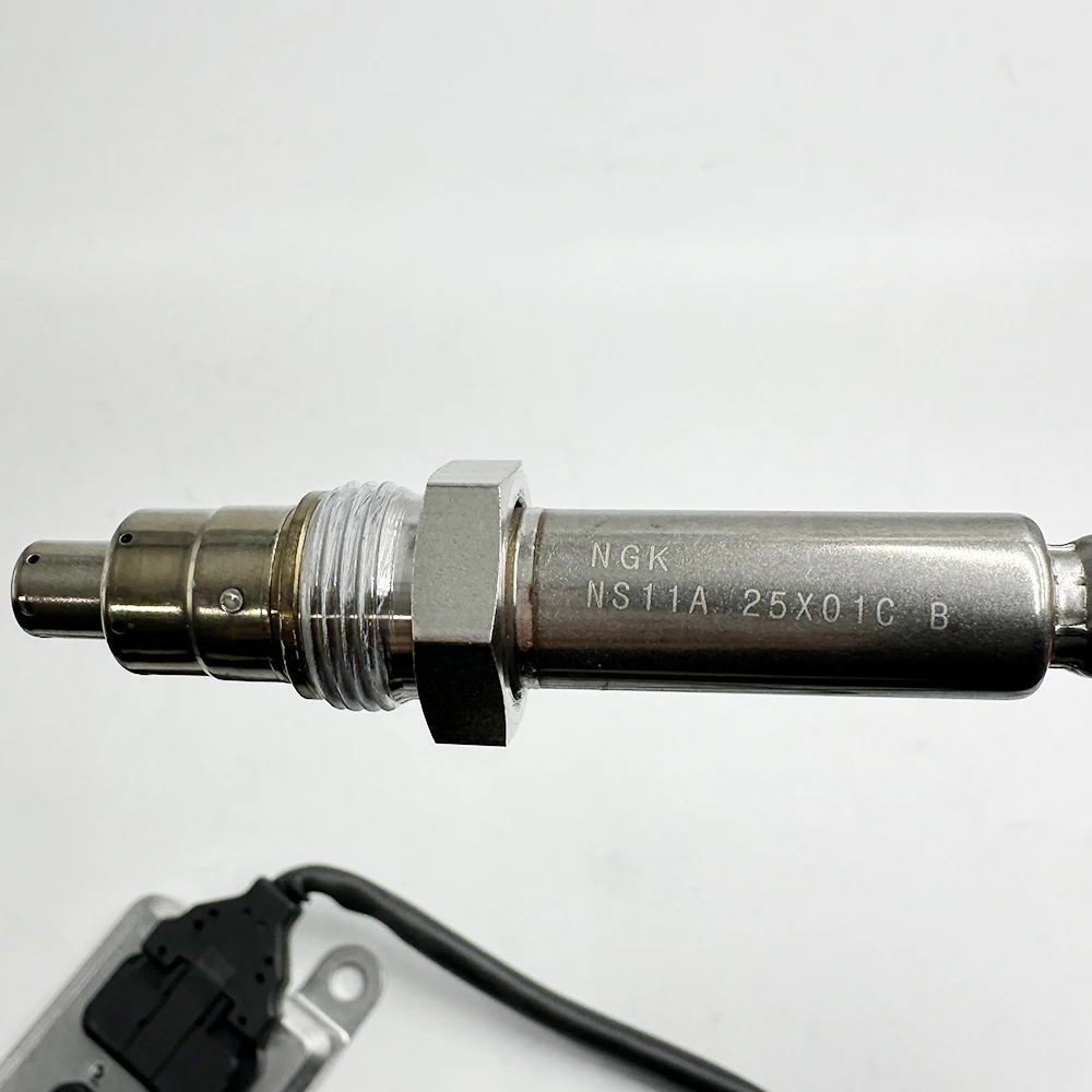 NEW 5WK96775A 5801754014 5WK9 6775A NOX Sensor Nitrogen Oxygen Sensor 24V Compatible with IVECO Truck Part High Quality Chip