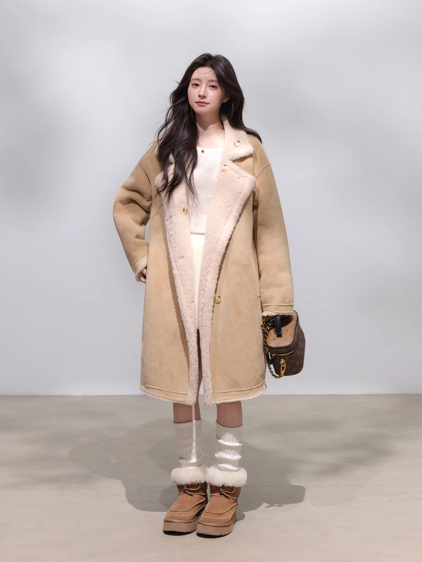 

Двустороннее шерстяное кожаное пальто женское повседневное с длинными рукавами, средней длины, с воротником из меха мутон, свободного кроя, зимняя верхняя одежда