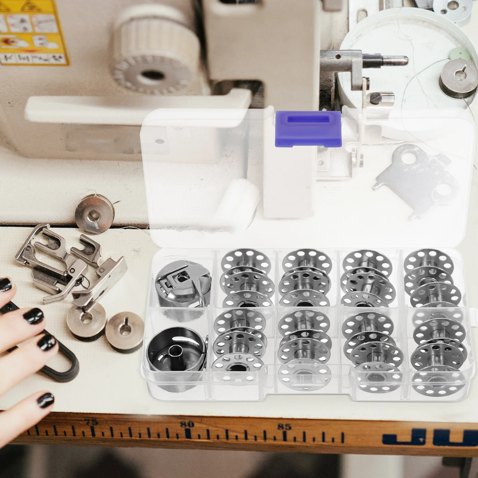 

1 Set Sewing Machine Bobbin Case Metal Bobbins Replacement Spools Universal Household Portable Multi-Use Durable Smooth Surface