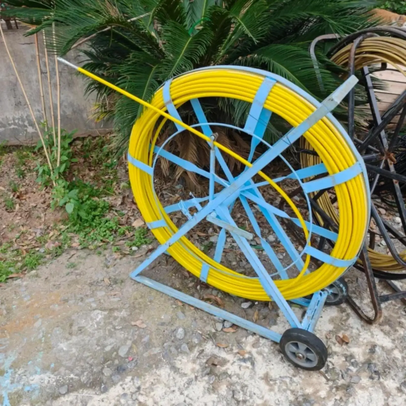 Lightweight Wire Puller Rod for Conduit Installation with Steel Wire Core and Coiled Storage Ties