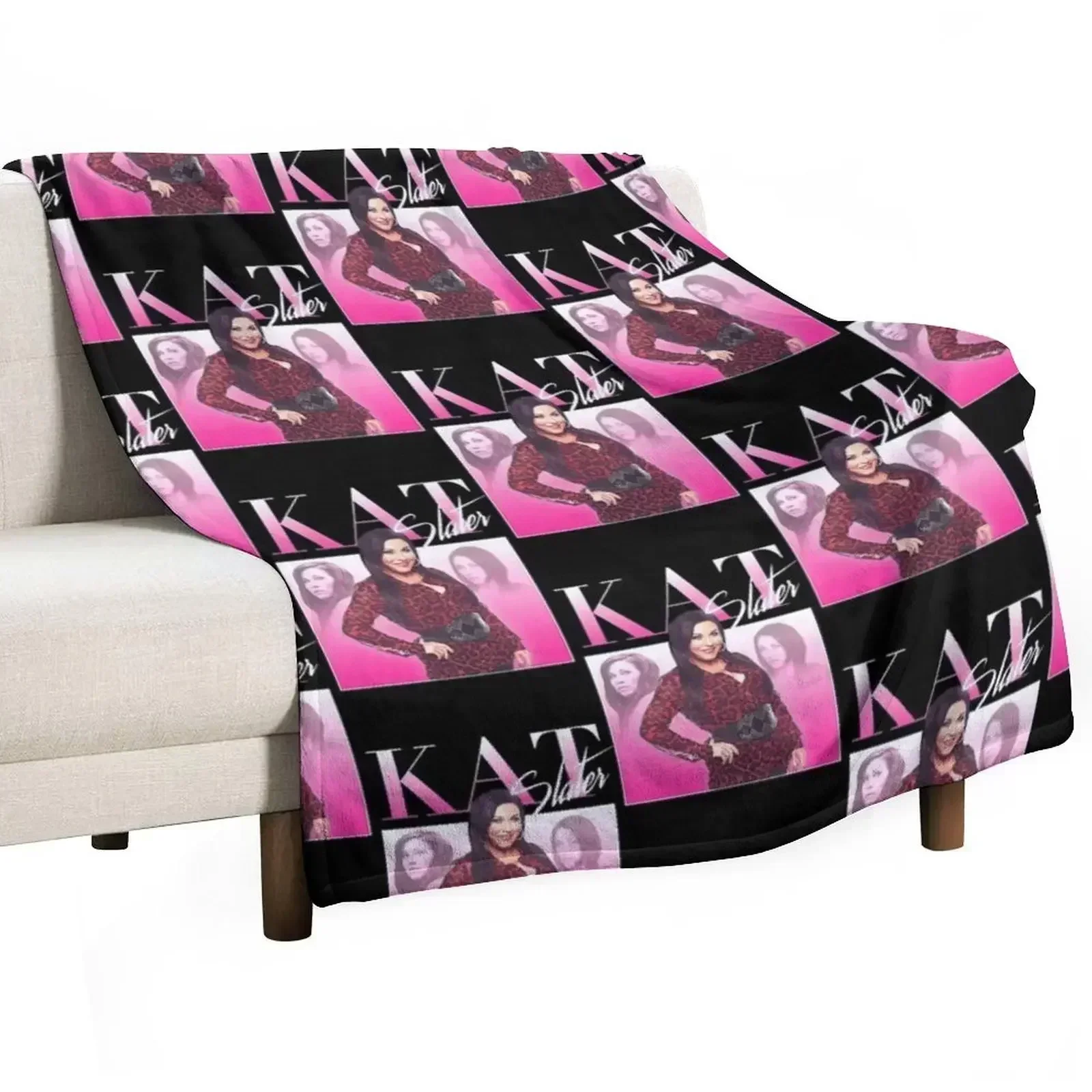 

kat slater Essential T-Shirt Throw Blanket Luxury Designer Kid'S Soft Beds Blankets