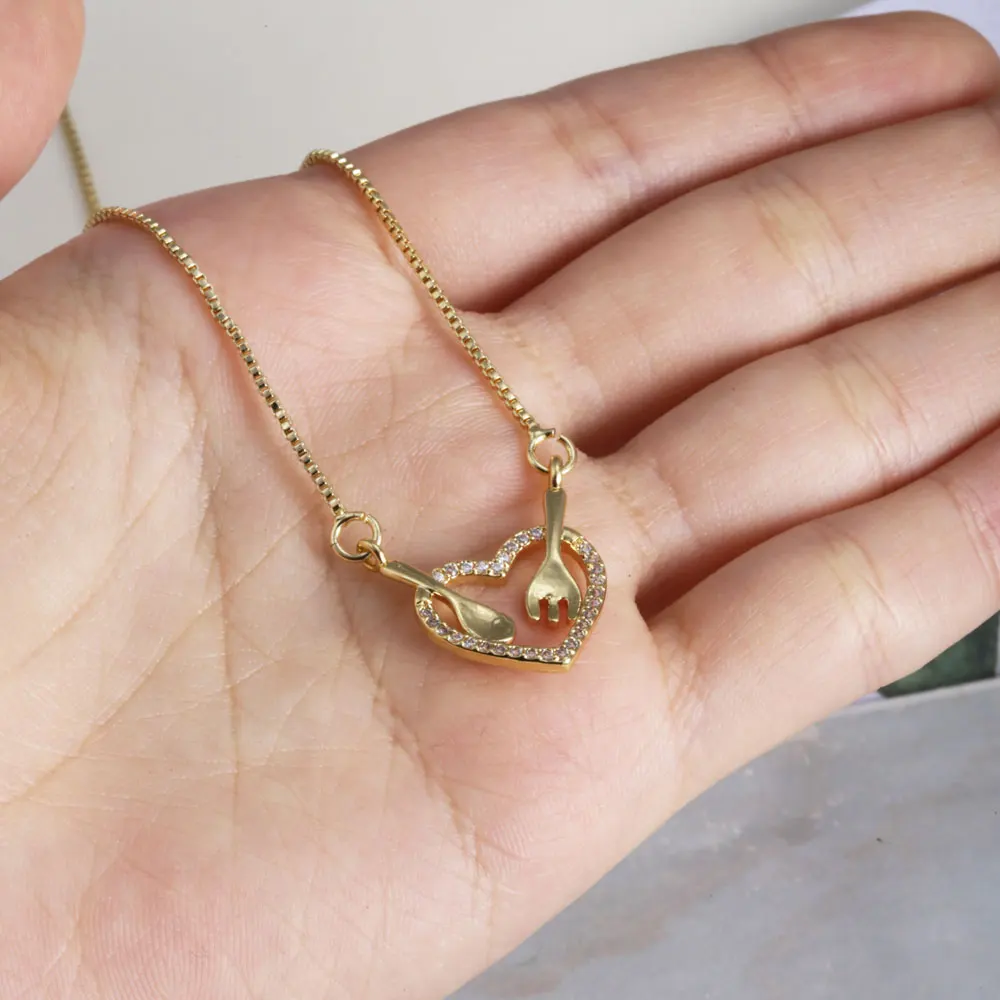 Sweet Cute Style Sparkling Zircon Tableware Small Spoon Hollow Love Heart Pendant Necklace Women Valentine's Day gift