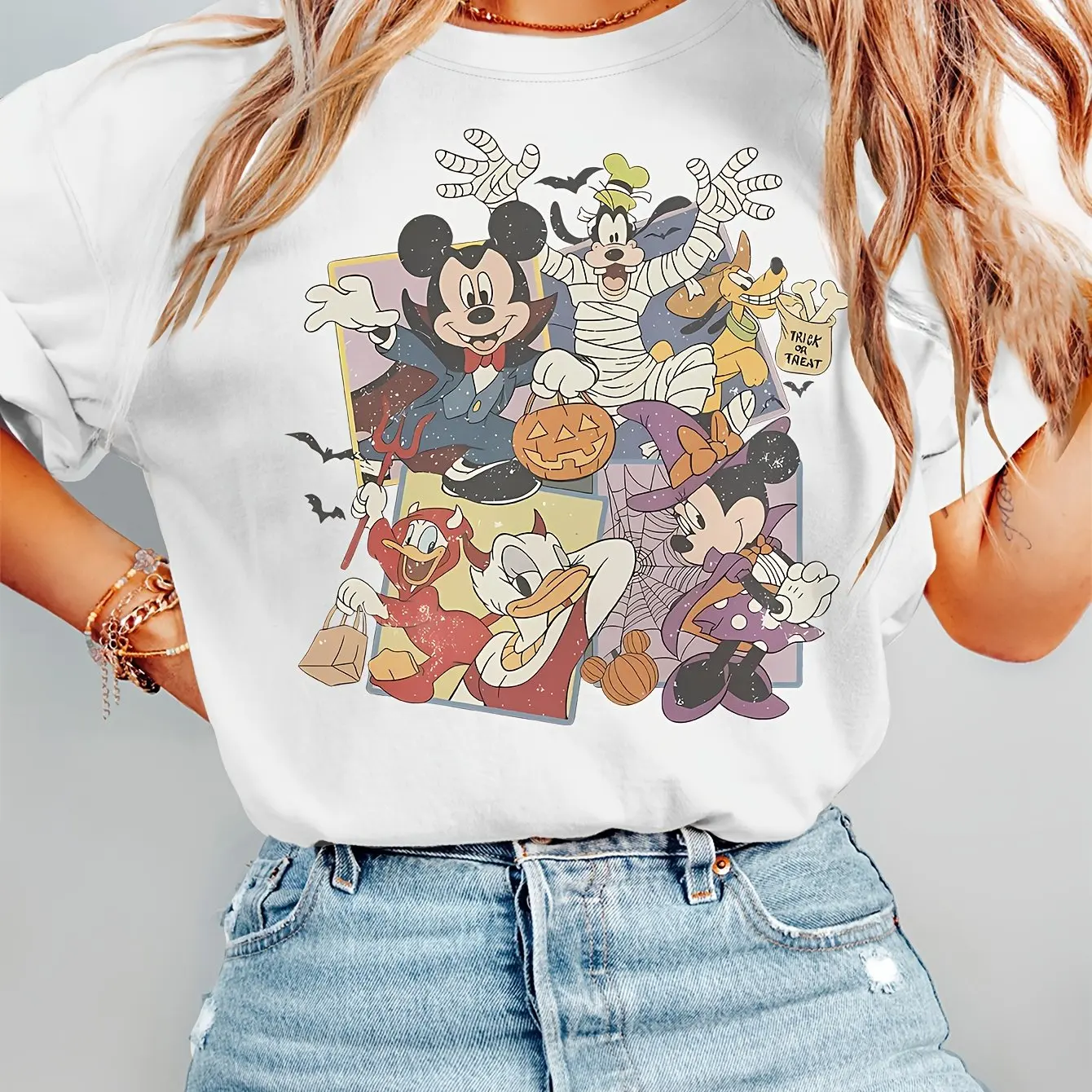 Camiseta de Halloween de Disney para mujer, camiseta oficial de fiesta con disfraz de Mickey y Minnie con personajes Vintage de Disney, camiseta suave con cuello redondo
