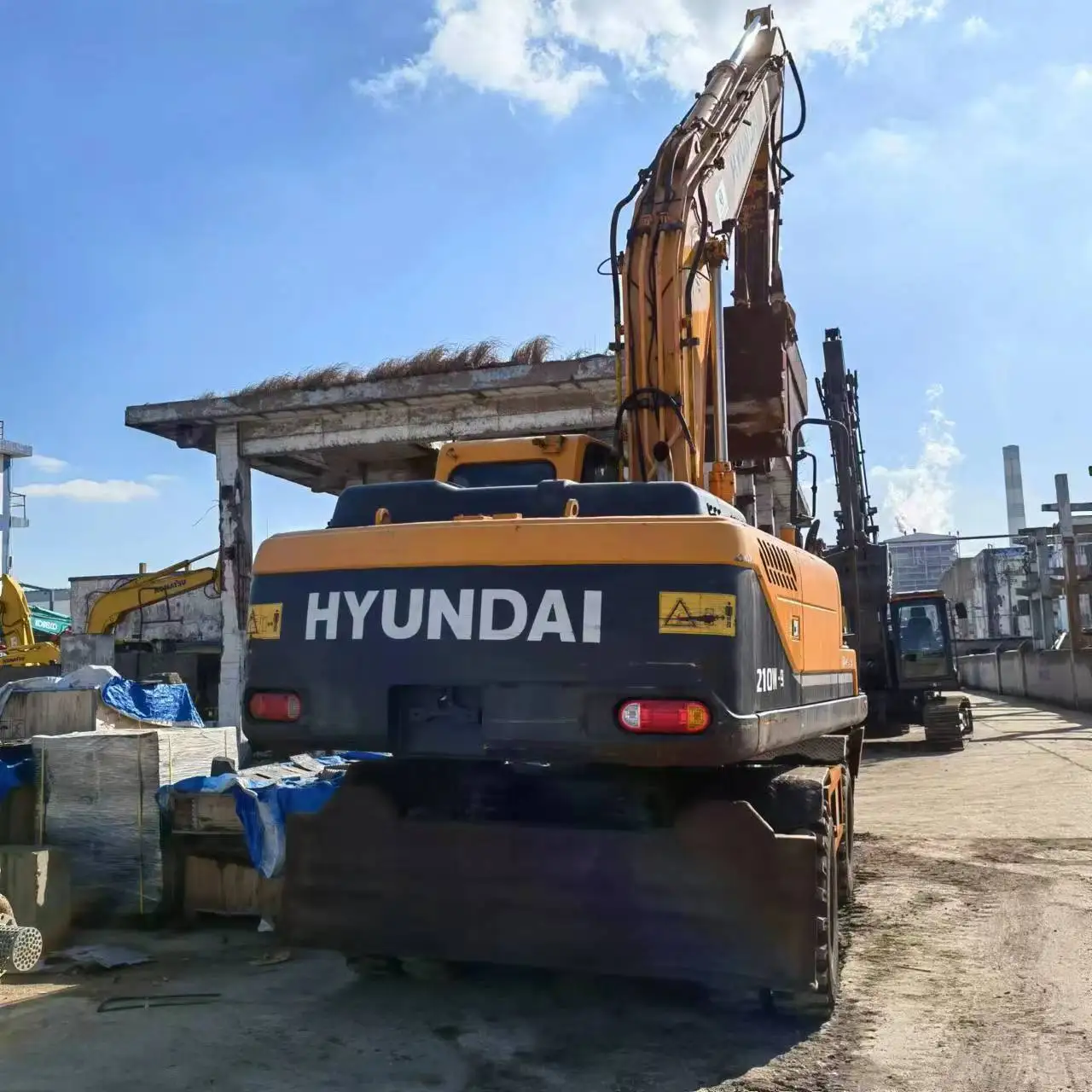 Buy Cheap Used Excavators Original Korea Hyundai 210W Wheel Excavator 21 Ton Robex 210 Excavadora Price R210w-9 210W-7