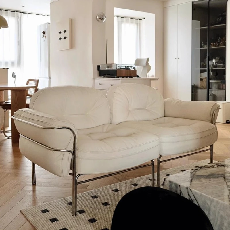 

Итальянский минималистичный кожаный диван для небольшой квартиры, современный, в стиле лёгкой роскоши, дизайнерский, в средневековом стиле, прямой, ретро, тканевый диван.