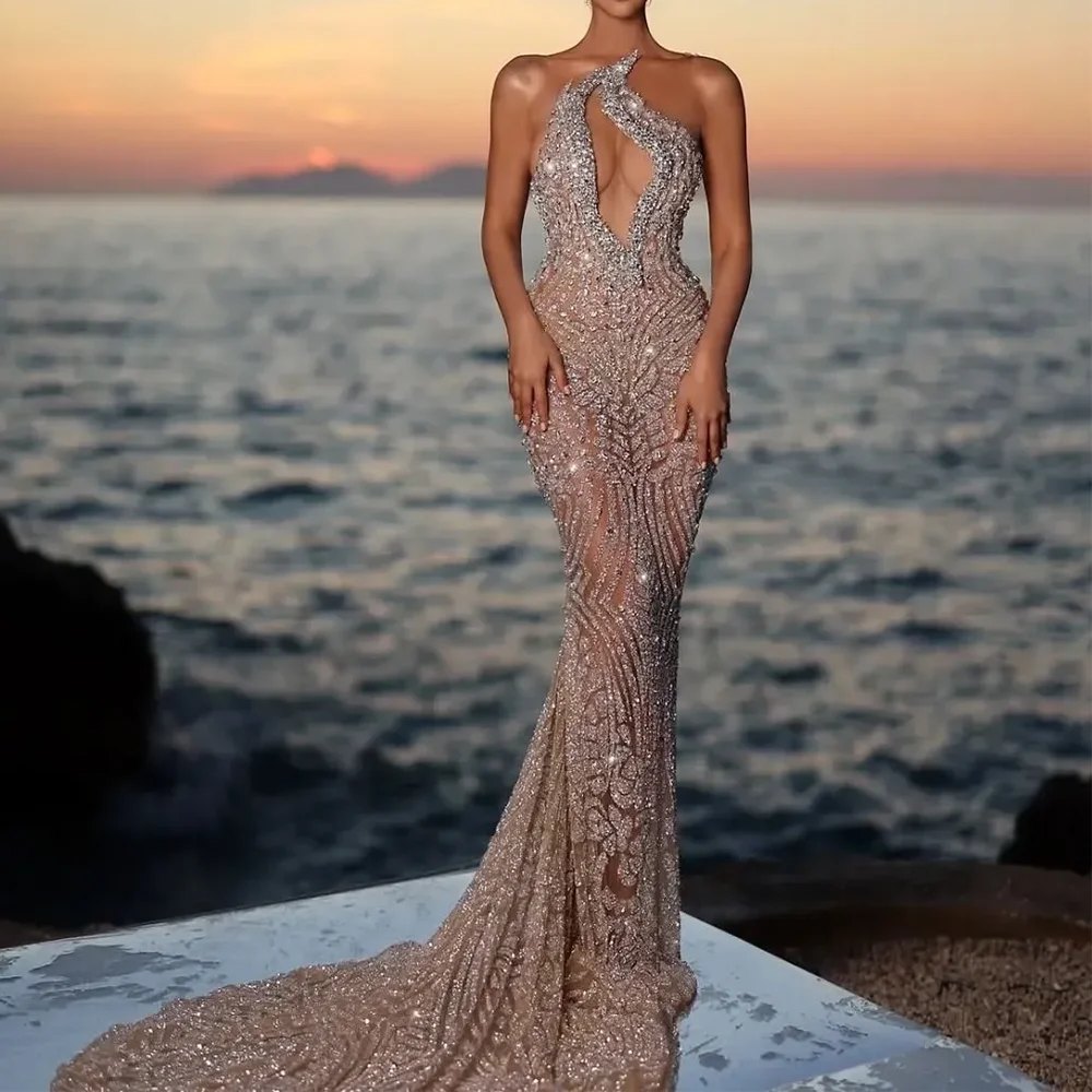 

Elegant Sequined Evening Dresses Formal Party Prom Gowns Halter Backless Beading Exquisite Evening Prom Dresses Customized 2025
