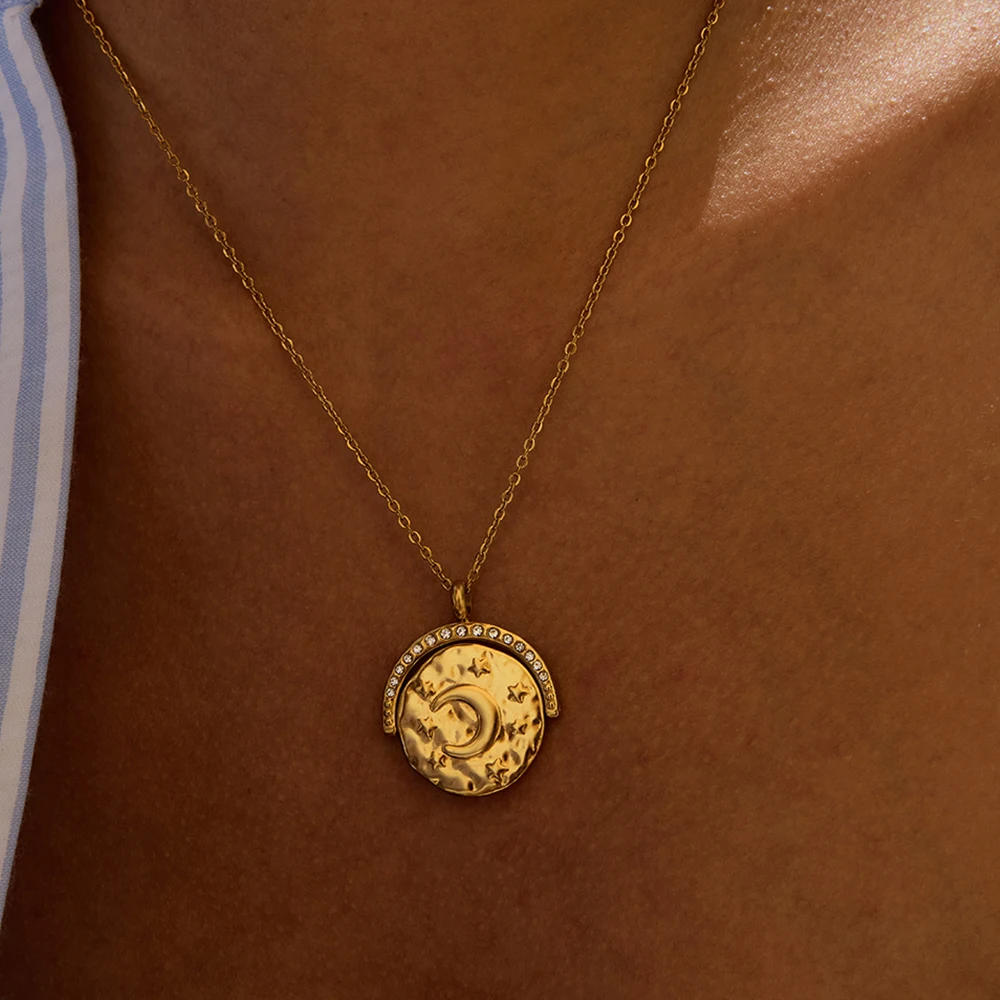 

AIKOER Minimalist Star Moon Coin Pendant Necklace 18K Gold Color Plated Stainless Steel Round Rotating Necklace Women's Jewelry