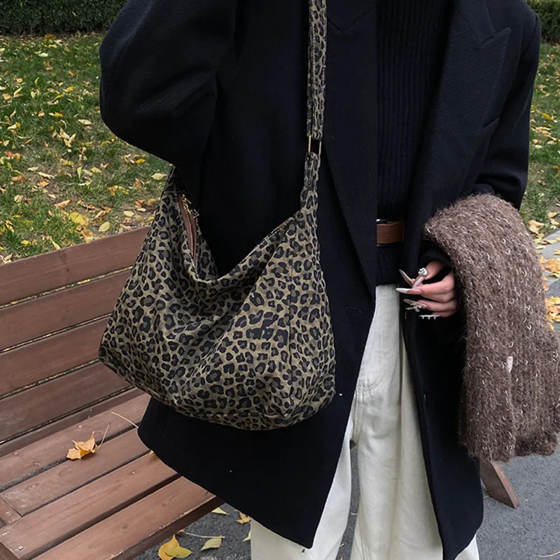 

Simple Waterproof Nylon Women Crossbody Bags Large Capacity Lightweight Ladies Shoulder Bag Solid Color Multi-pocket Female Tote