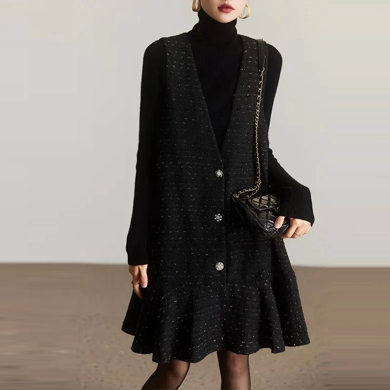 

Chic Xiaoxiangfeng V-neck vest skirt 2025 spring and autumn black vest skirt loose ruffle edge a-word dress