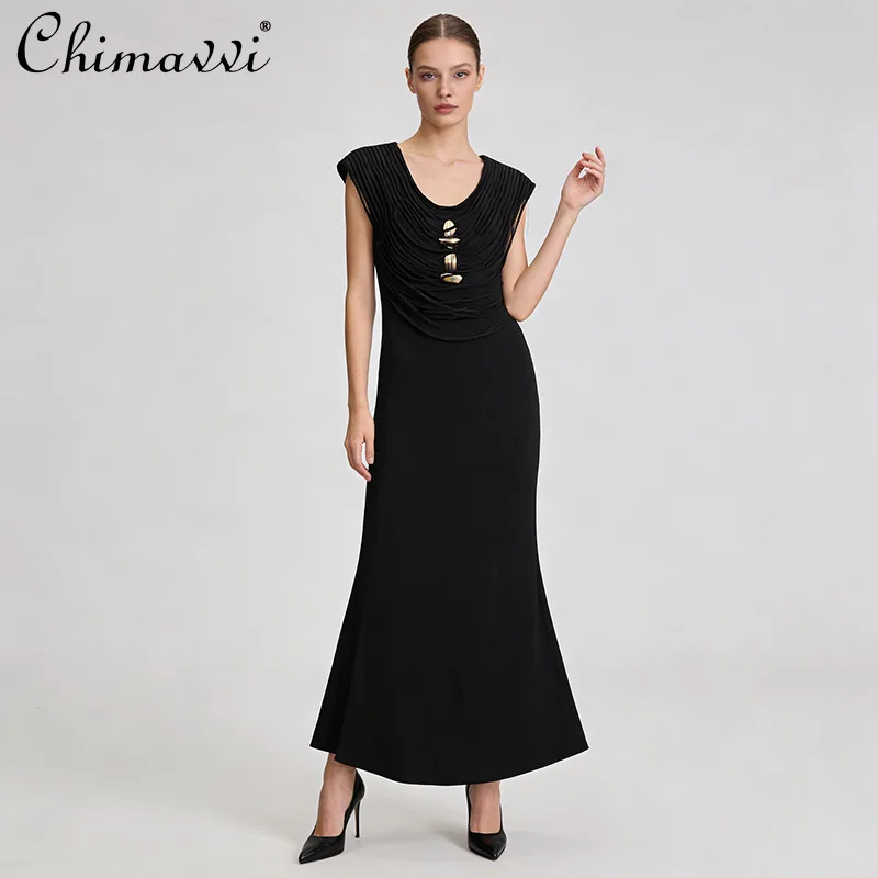 

French Elegant Temperament Round Neck Sleeveless Bodycon Dress Metal Buckle Pleated High Waist Long Dress for Women 2026 Spring