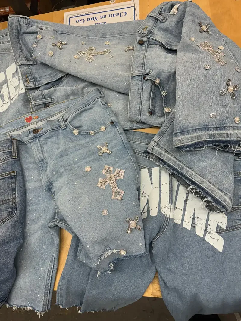 Pantalones cortos de mezclilla lavados con bordado de Cruz de diamantes para hombres y mujeres, Jeans de Rap de Hip-hop de calle Harajuku, pantalones cortos de moda, alta calidad