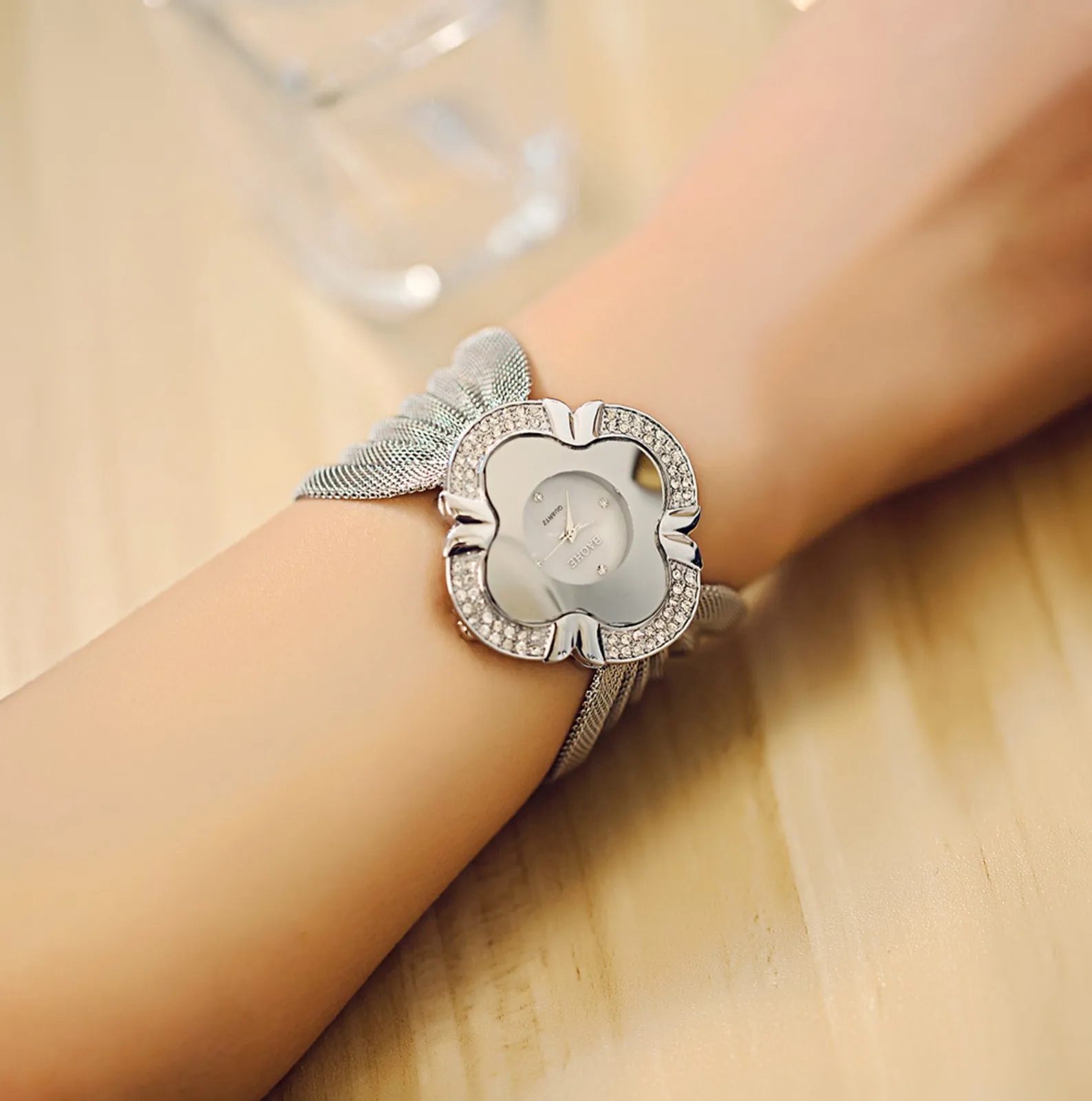 Womens Fashion Quartz Watch Luxury Mesh Bright Color Band Quartz Diamond Casual Band Second Hand Bracelet Gold Watch