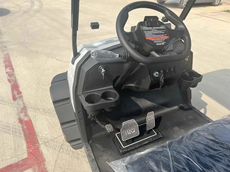 عربات جولف كهربائية موديل 2024 مع سرير شحن