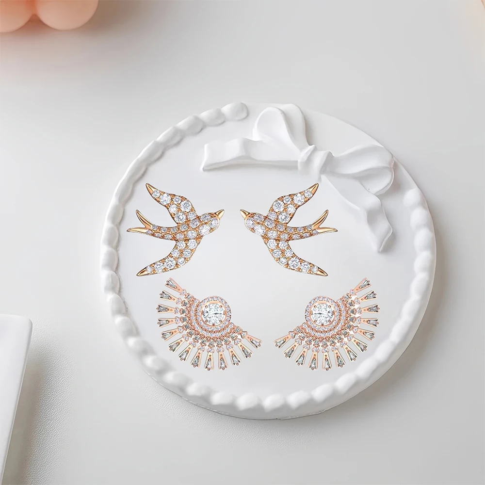 

2025 Hot Selling Brand Women's Earrings Simple, Fashionable, Luxurious Jewelry Suitable for Gifting To Friends