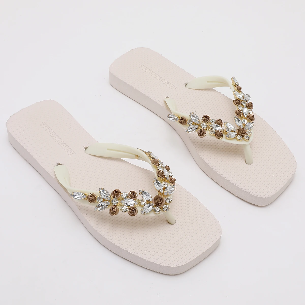 

Trendin Mode 2025 г., новые летние шлепанцы с розовыми стразами, женская верхняя одежда, модные повседневные пляжные шлепанцы