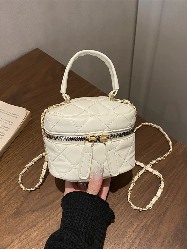 Spring 2026 Pure Color Box Large Capacity Fashionable Chain Handbag Single Shoulder Slant Cross Bag Casual Simple Style Women...