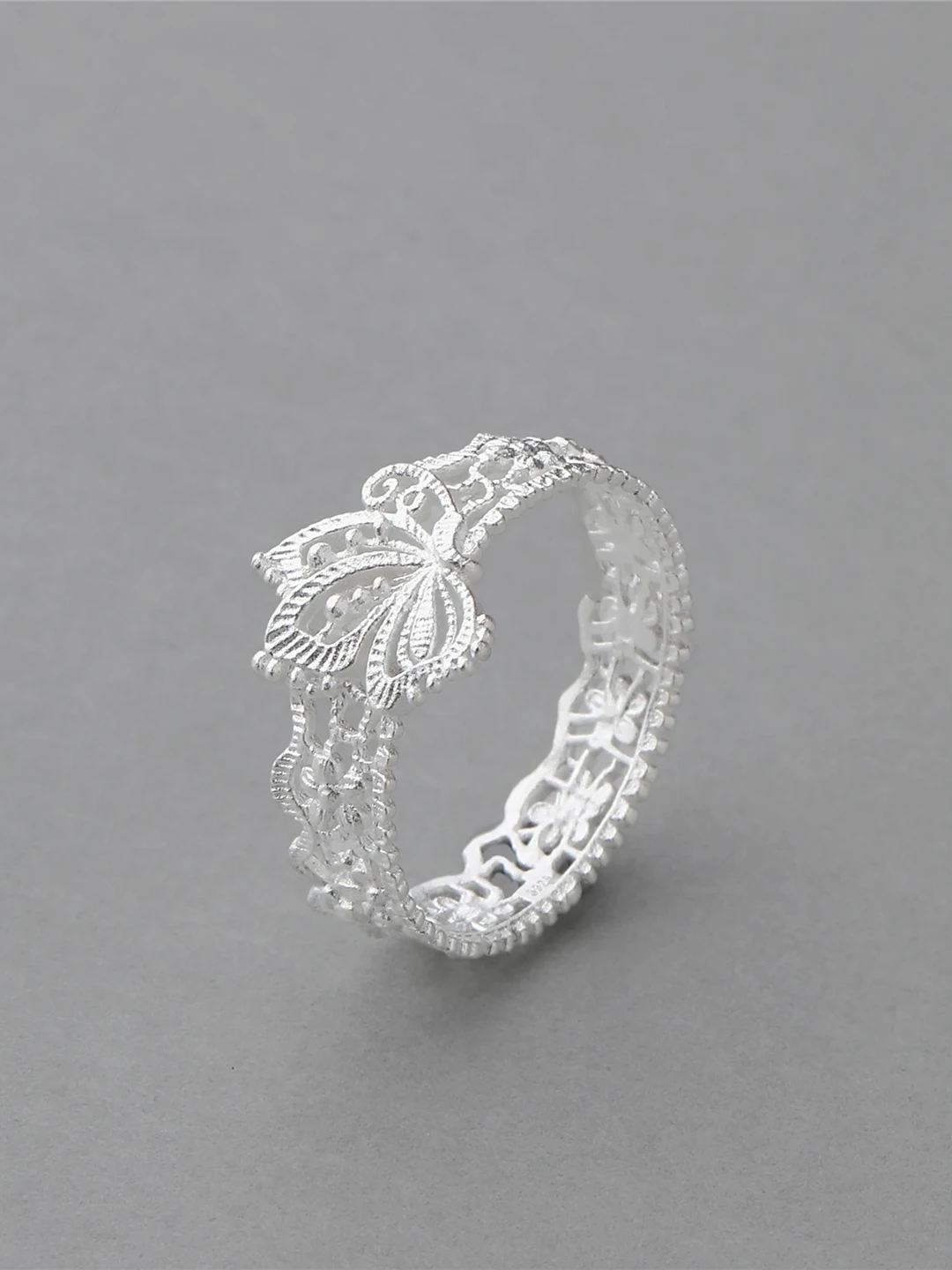bague-elegante-en-argent-s925-motif-dentelle-style-vintage-foret-douce-et-raffinee-pour-femme