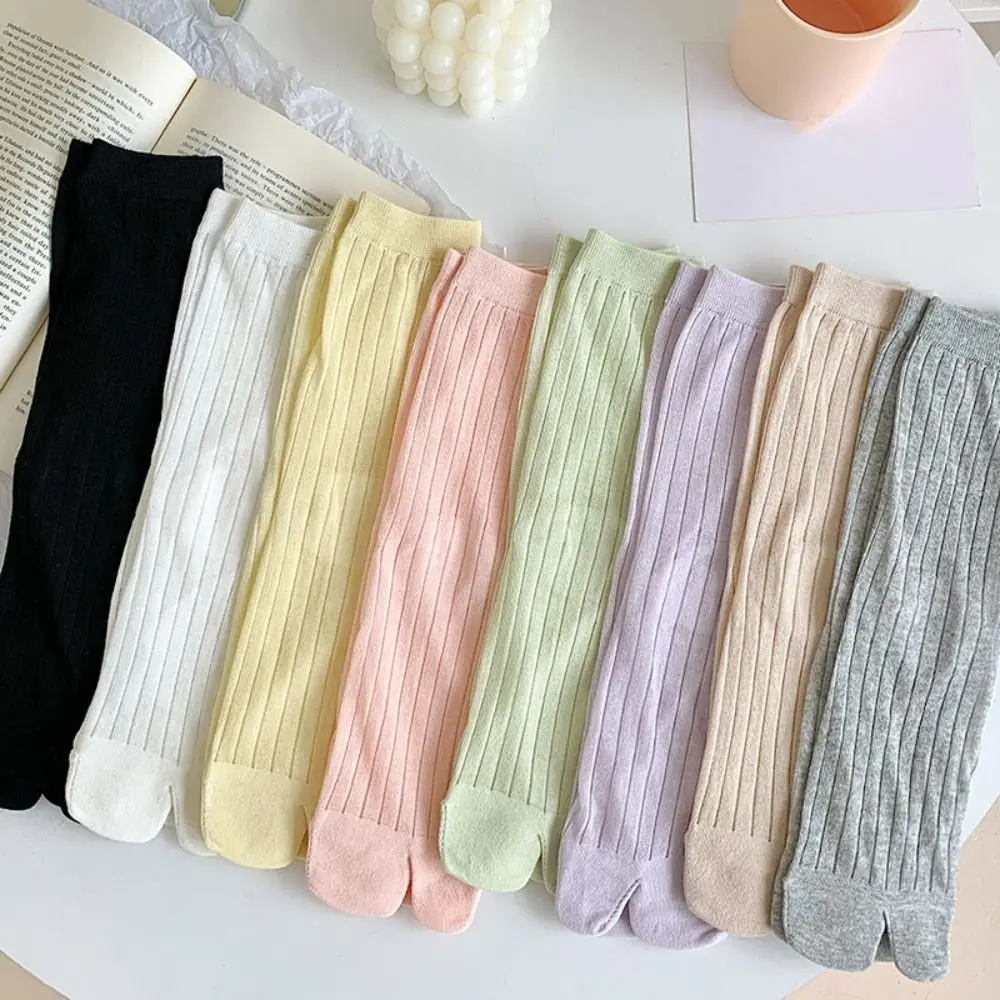 

2Pairs Candy Color Two Toed Cotton Socks Lolita JK Anti Slip Split Toe Sock Mid-calf Solid Color Toe Separator Socks Summer
