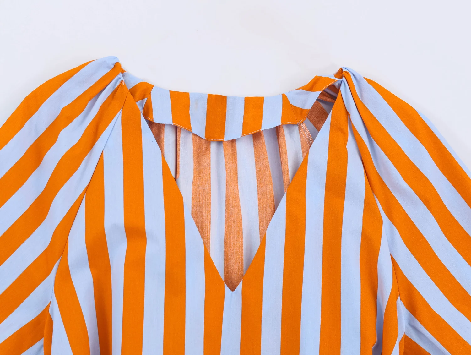 KLKXMYT Damenmode Gestreifte Hemden & Blusen Tops Elegante Schicke Hemden Damenbluse mit gebundenem V-Ausschnitt Herbst-Top mit Handgelenksärmeln ﻿ ﻿ – Detail 6