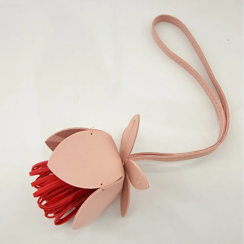 

Lovely Hanger Flower Pu Leather Pendant Handmade Car Keyring Leather Keychain Cartoon Creative Bag Pendant Women