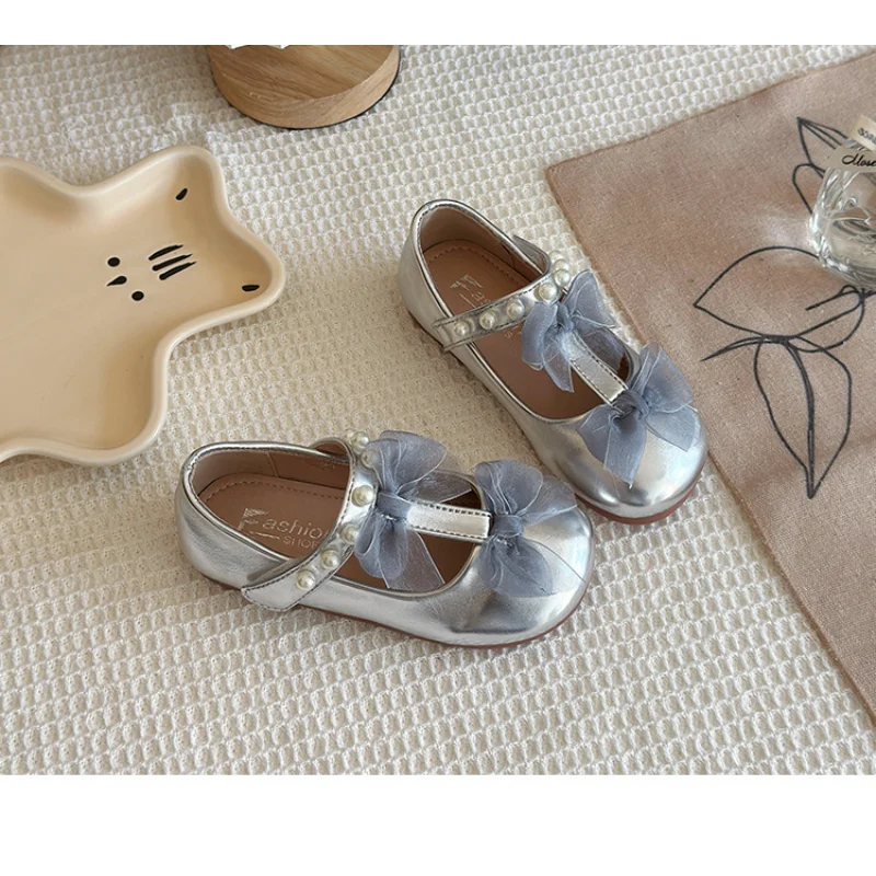 الفتيات لؤلؤة مقوس دانتيل الأميرة أحذية من الجلد 2025 الربيع والخريف طفل جديد أزياء واحدة أحذية قبعة صغيرة الضحلة الأحذية #3