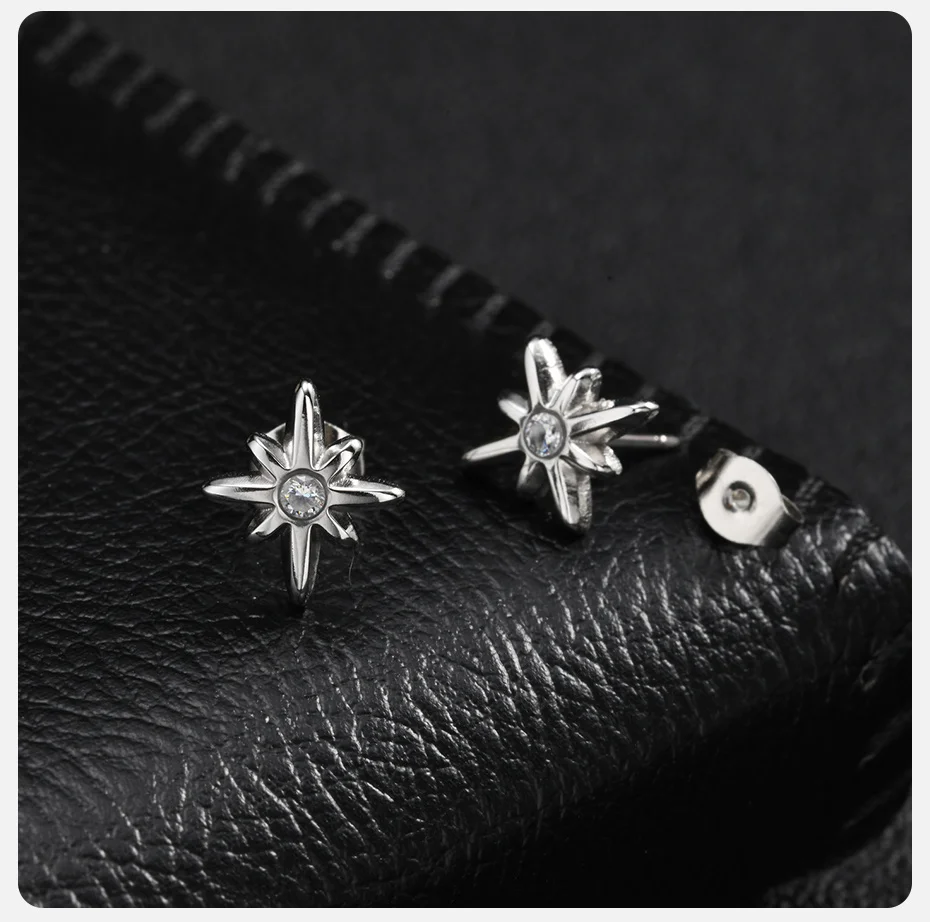 Vnox Edelstahl-Ohrstecker in Form eines achteckigen Sterns, weiße Zirkonia-Nordstern-Ohrringe für Herren, Punk-Minimalist-Schmuck für die Ohren, Geschenkidee. – Detail 4