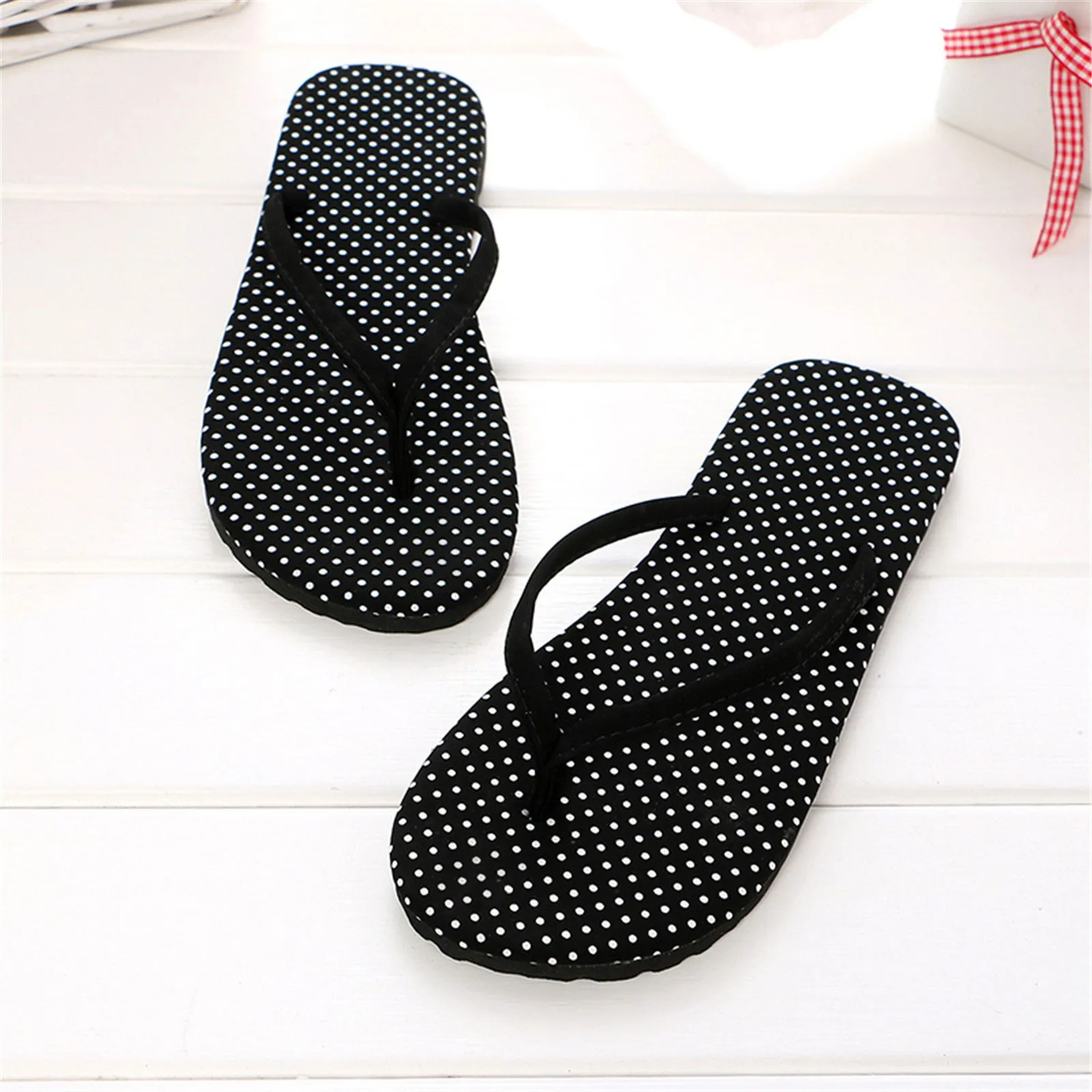 Women’S Shoes Flat Flip Flops Non-Slip Fashion Casual Breathable Outdoor Beach Shoes Zapatos Mujer 2024 Tendencia