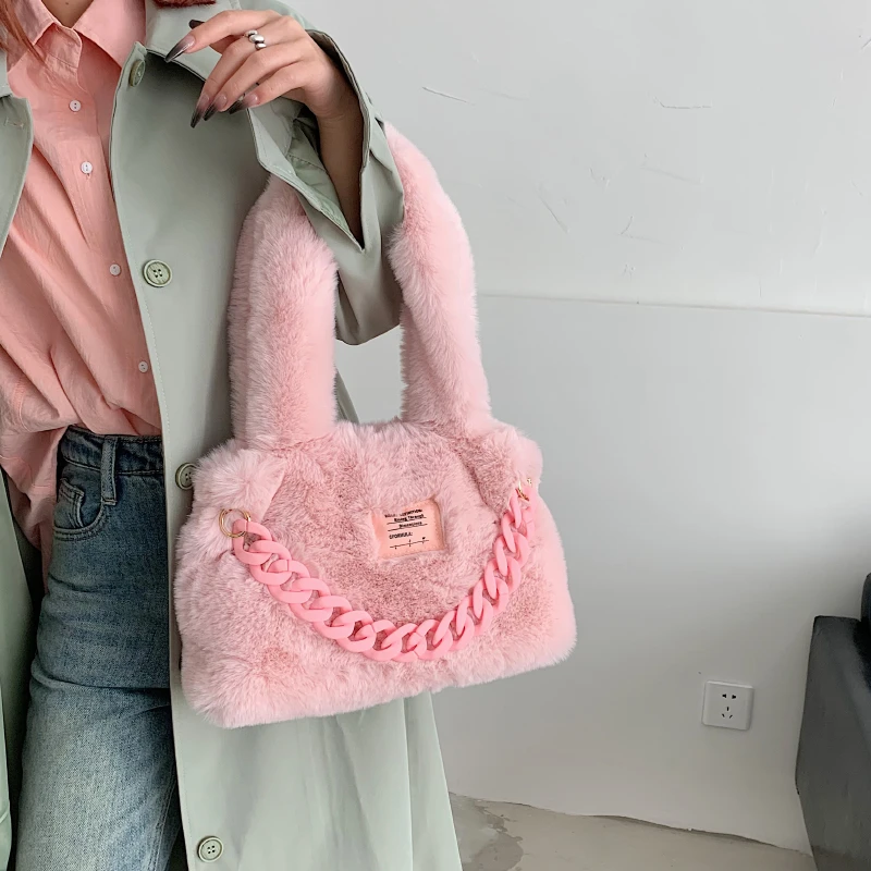 

Chain Plush Tote Bags For Women Winter Trend Soft Fluffy Messenger Bag Furry Luxury Designer Handbag Y2K Faux Fur Shoulder Bag