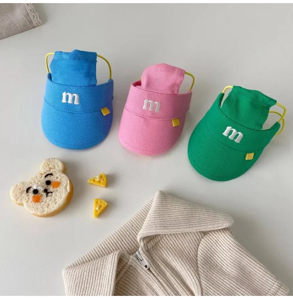 

1 Piece Summer M-Shaped Embroider Three-Color Sun Hat for Dogs, Pet Cats, Pets, Elastic Pig Nose Buckle Adjustment Hat