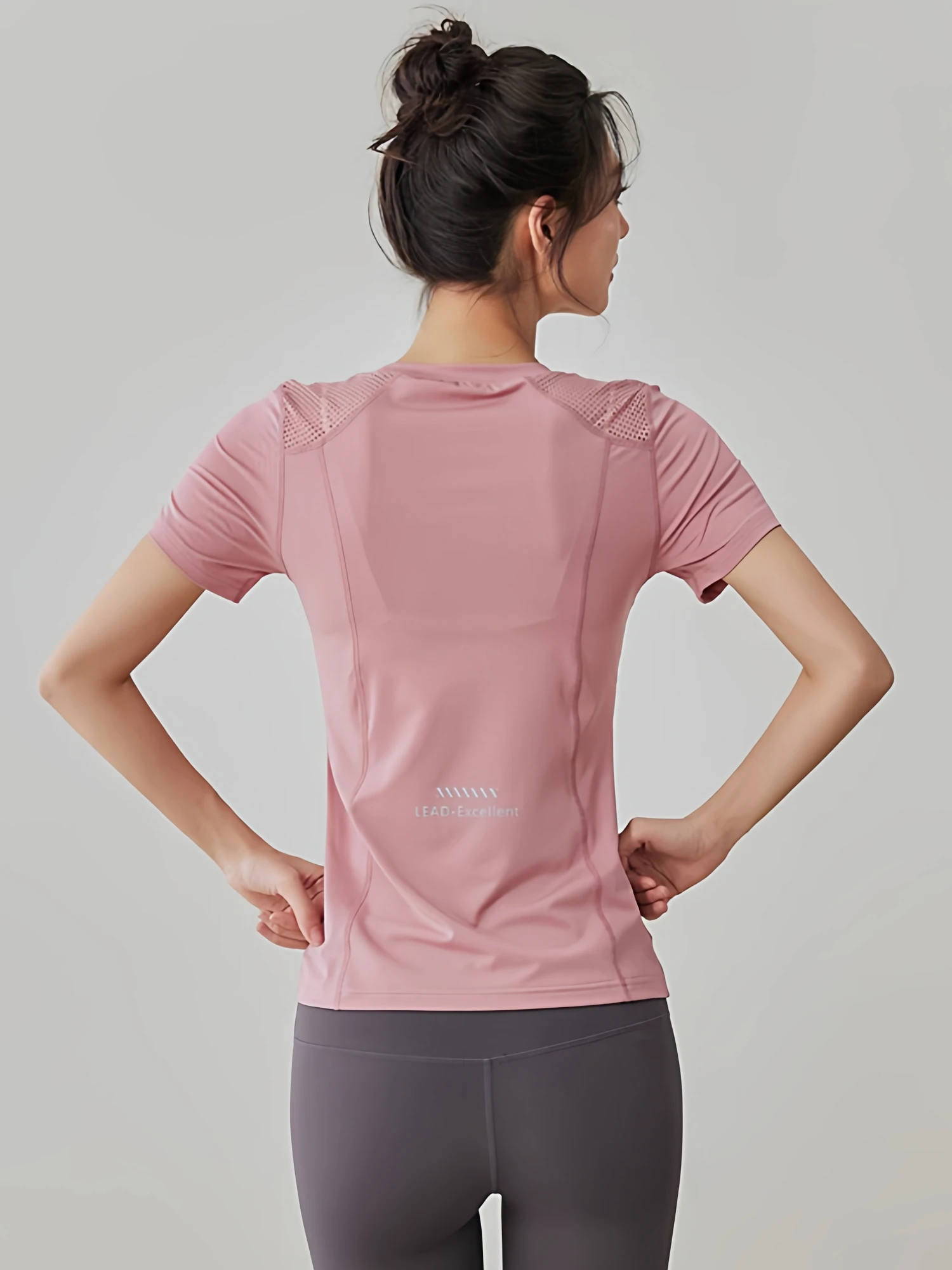

Women's Yoga Clothes Short Sleeve Mesh Splice Tight Quick Dry Running Sports T-shirt Fitness Top Summer Soft Comfortable Brea...