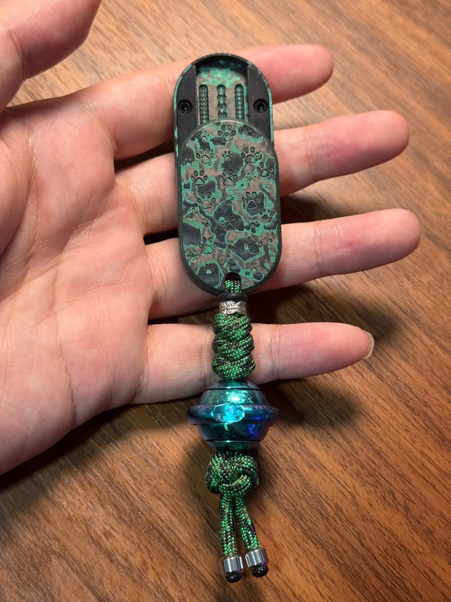 Used EDC Fanzi F2 Green Carbon Horse Push Card Sealing Crystal + Stealing Sister Planet Ice Crystal Titanium Knife Pendant