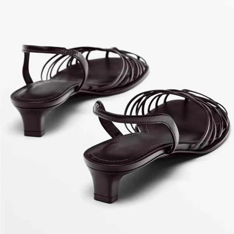 صنادل صيفية جديدة موديل 2025 بكعب عالي منسوج أحذية نسائية فرنسية رومانسية برأس مستدير روماني sandalias mujer أسود