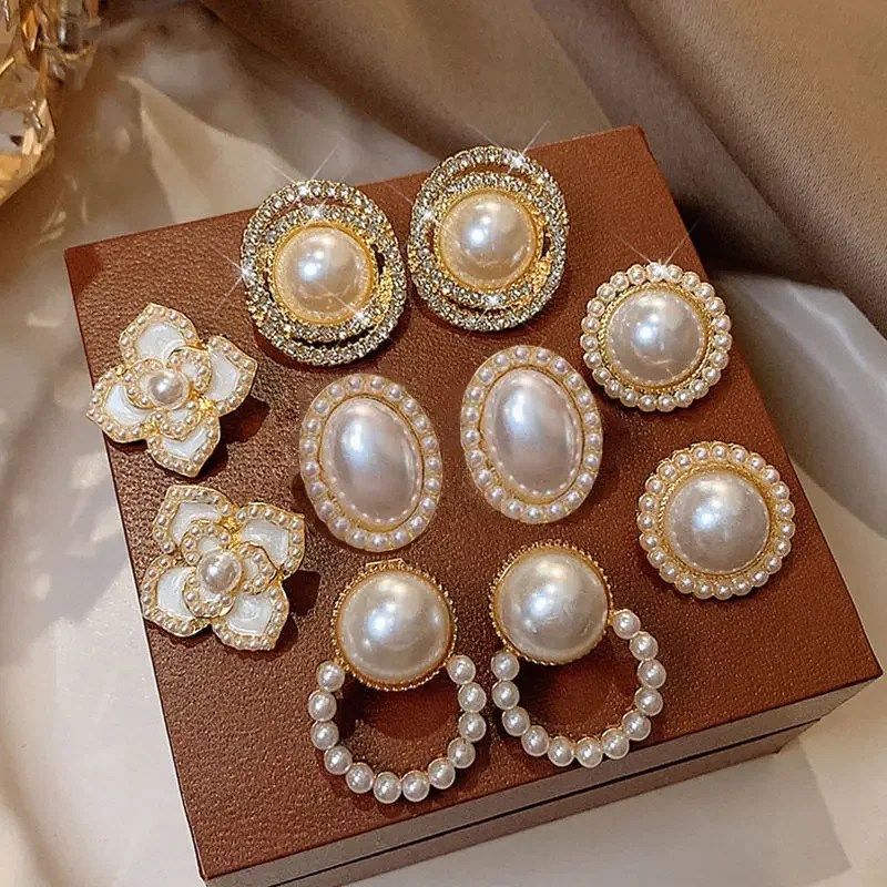 2024 light luxury painless earring Korean version of high-end pearl ear clip with no ear holes for women's high-end earrings